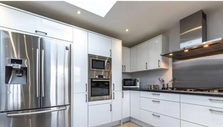 Large 6 Bedroom House With Parking - Mutfak