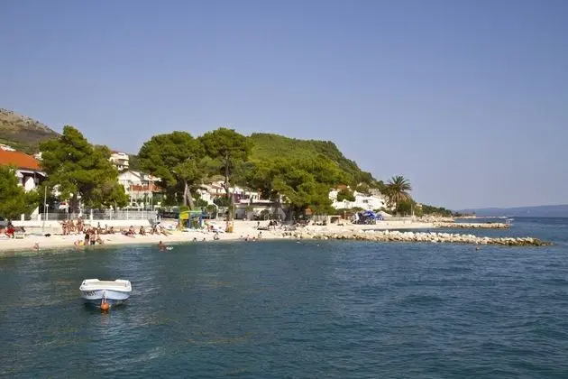 Large 95 m2 apt w. the sea View, Balcony and gar - Plaj