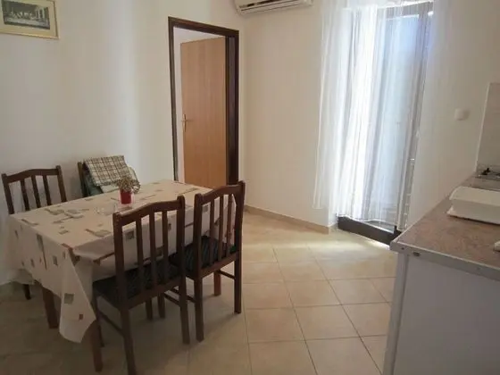 Large Apartment With Balcony and Sea View, Near the Beach, BBQ for use - Yerinde Yemek