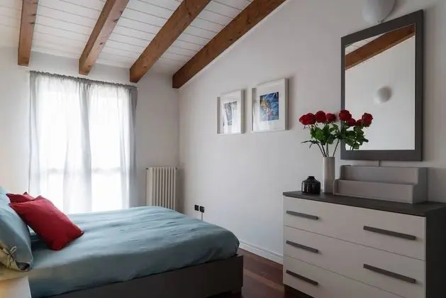 Large apartment in Milan center