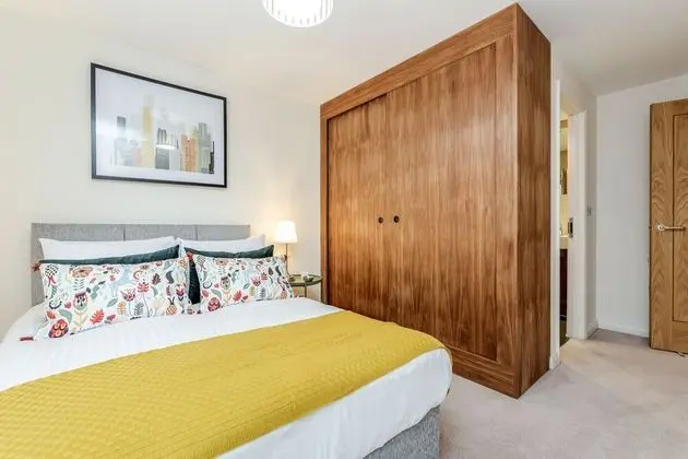 Large Apartment near Windsor Castle - İç Mekan