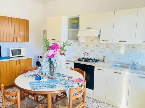 Large Apartment for up to 9 Guests - Great Location - Including Beach Place - İç Mekan