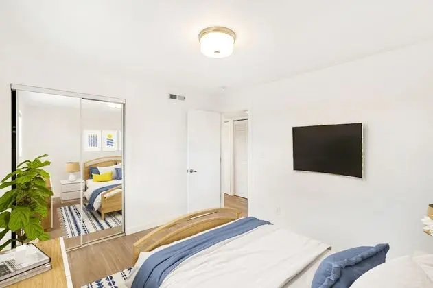 Large Apartments in LAKEWOOD - SK