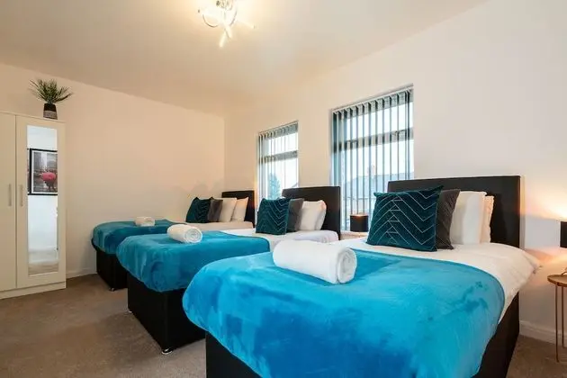 Large Family House With Garden Close to Birmingham