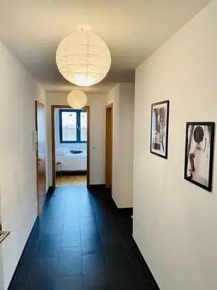 Large Flat In The Heart Of The City Center - Parking - İç Mekan