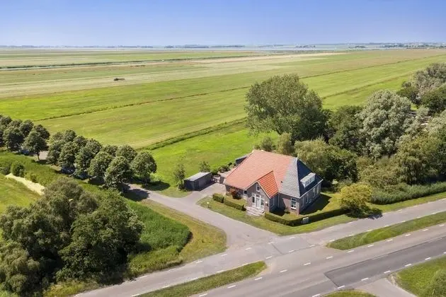 Large Fully Renovated Farmhouse With Indoor Swim spa and Sauna - 1