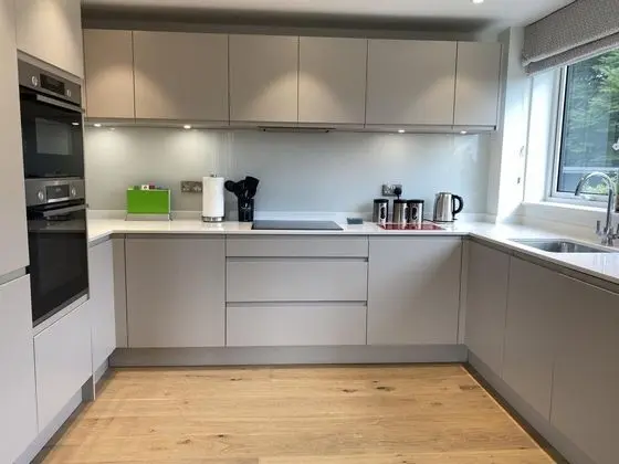 Large Garden 2 Bed Apartment With Private Parking in Bath City - Oda