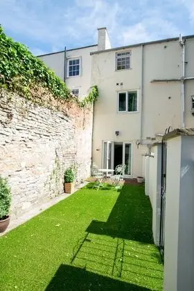 Large Garden Apartment Central Bristol