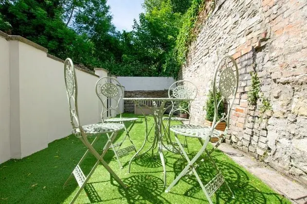 Large Garden Apartment Central Bristol - Dış Mekan