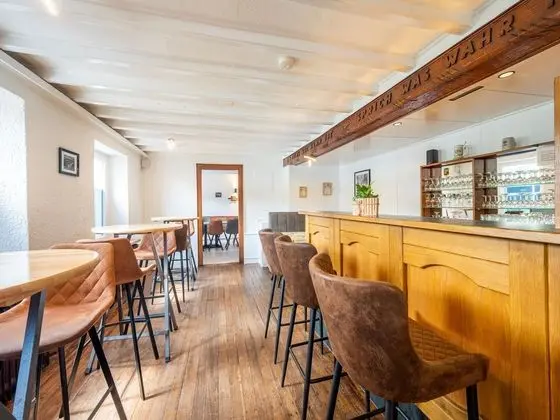 Large Group Accommodation With Lots of Facilities Nearby the Magnificent Eifel National Park - Yerinde Yemek