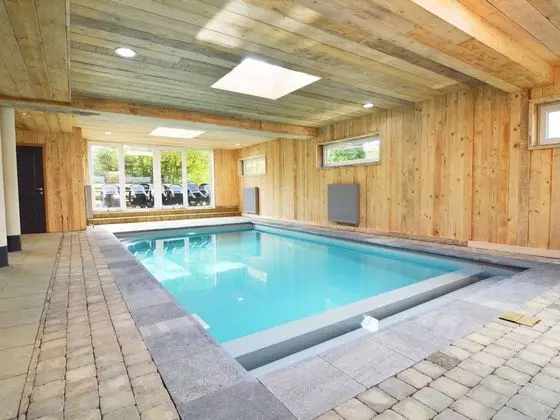 Large Group House with Welness Equipment & Swimming Pool near Malmédy - Havuz