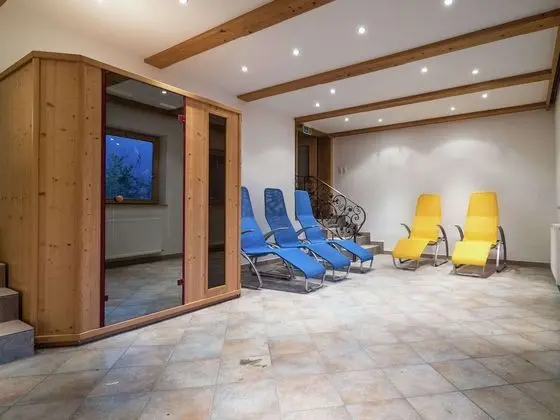 Large Luxury Chalet near Ski Area Zillerarena Königsleiten - Spa