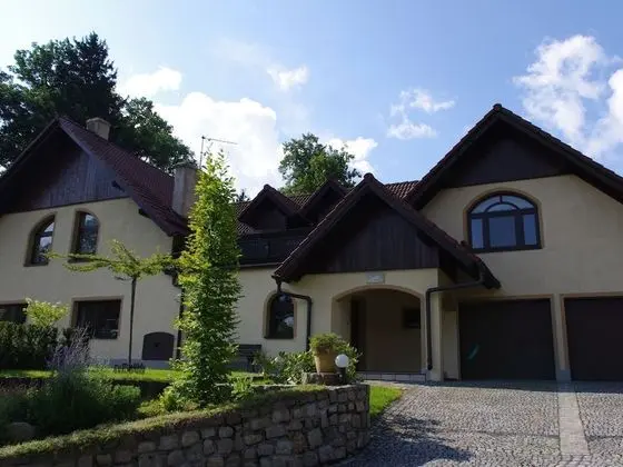 Large Luxury House with Sauna & Hot Tub in Giant Mountains near ski Area - Dış Mekan