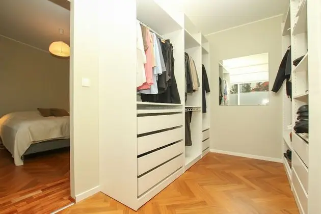 Large Modern Family House - Oda