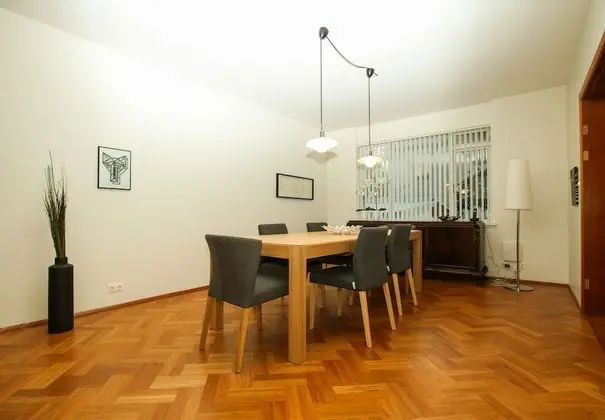 Large Modern Family House - Oda Düzeni