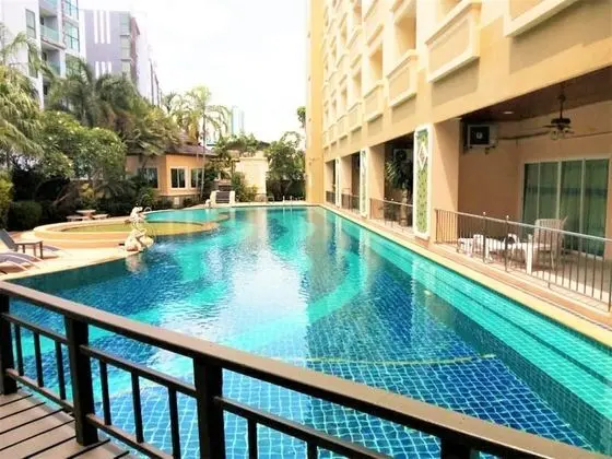 Large Studio Condo Jomtien