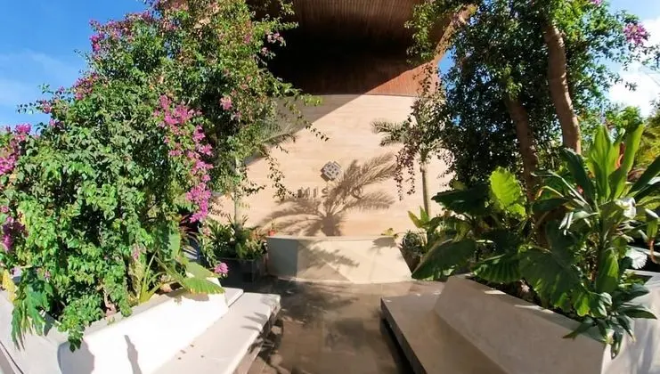 Large Studio With Private Courtyard and Shared Pool