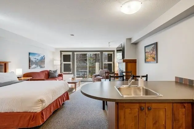 LARGE Studio | Ski In/Out | Pool & Hot Tubs | Central Upper Village Location - Oda