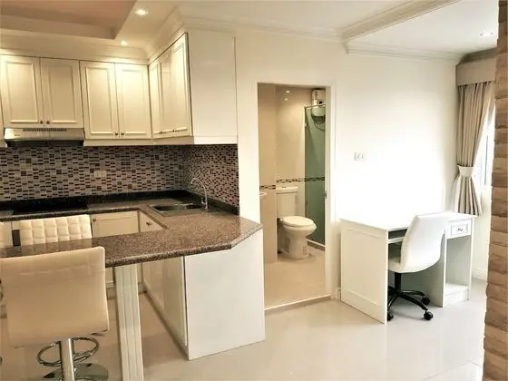Large, Stylish 2 bed Apartment With Pool Table in Pattaya - Mutfak