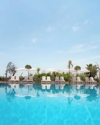 Laristone Suite Spa Hotel