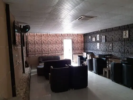 Laropa Suites and Apartments - Lobi