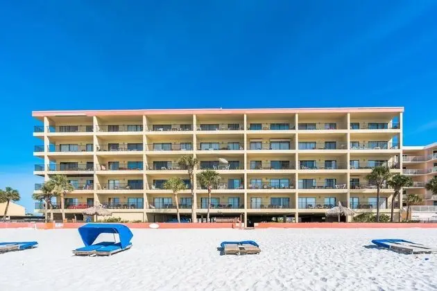 Las Brisas 504