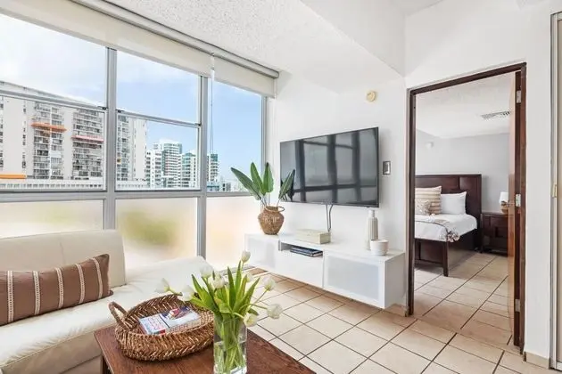 Las Brisas Flat 1 Bedroom Apartment Located Steps From Trendy Restaurants Bars