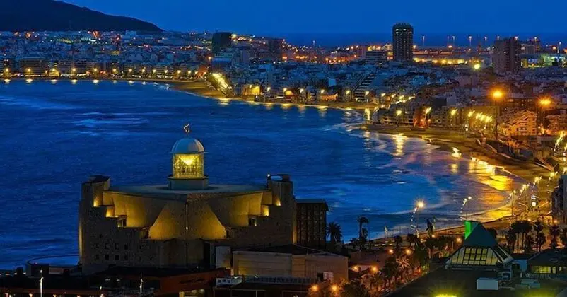 Las Canteras Seaview IV by Canary365