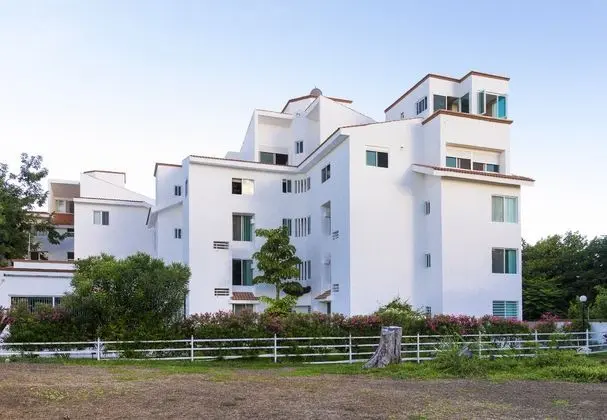 Las Gaviotas Hotel and Suites