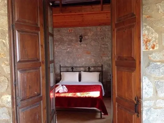 LAS Giannakakou traditional stone houses - Öne Çıkan Resim
