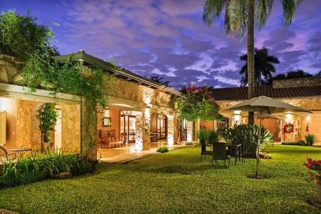Las Lomas Casa Hotel
