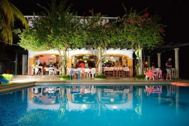Hotel Las Mañanitas Capurgana - Havuz