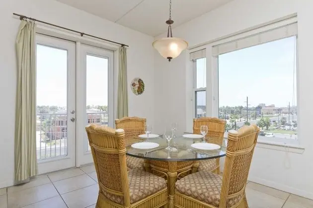 Las Marinas Condominium 401 - Yerinde Yemek