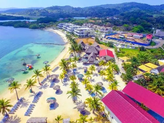 Las Palmas Beach Hotel