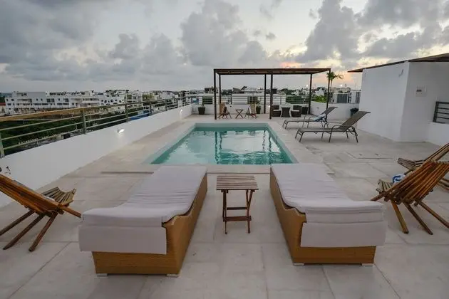 Las Perlas Condo