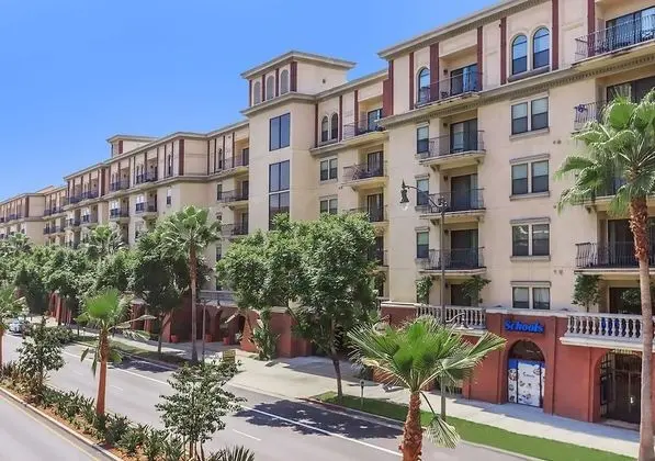 LAs Premier Apartments - Dış Mekan