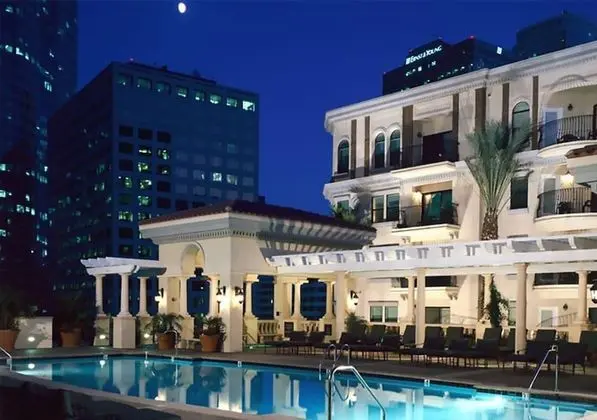 LAs Premier Apartments - Havuz