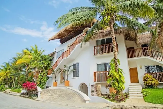 Las Villas Akumal 3B-10 by SkyRun