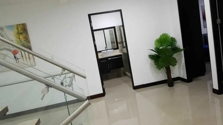 Las Yagrumas Condo Escazu - İç Mekan