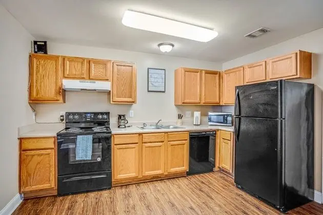 Lasalle 1C · Centrally Located, Gated Apt. Perfect for Groups! - Mutfak