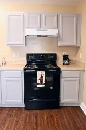 Lasalle - 1D · Centrally Located, Spacious Apt. Great for Groups - Mutfak