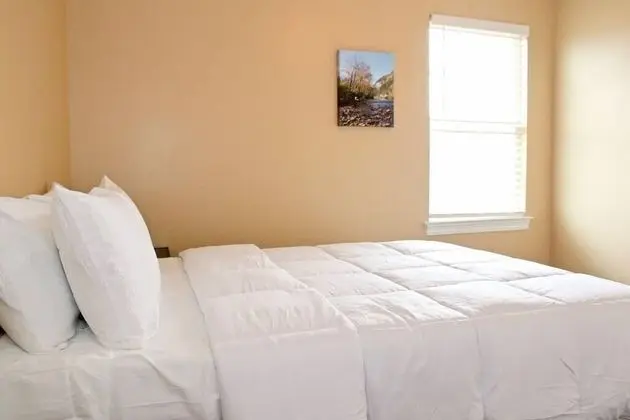 Lasalle - 2D · Spacious Gated Apartment w/ Off Street Parking!