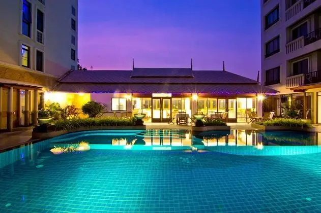 Lasalle Suites Hotel & Residence - Havuz