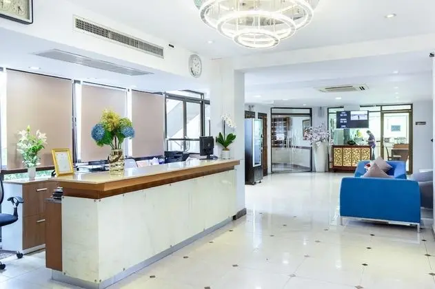 Lasalle Suites Hotel & Residence - Lobi