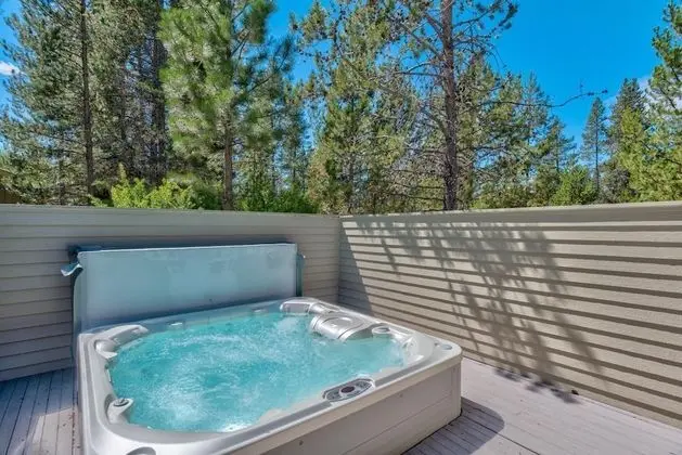Lassen Lane 15 - Spa