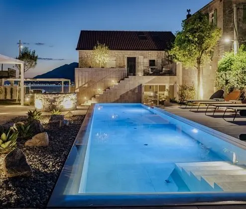 Villa Lastva is a Five Star Seafront Luxury Villa With Privite Pool - Dış Mekan
