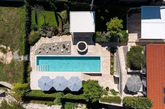 Villa Lastva is a Five Star Seafront Luxury Villa With Privite Pool - Havuz