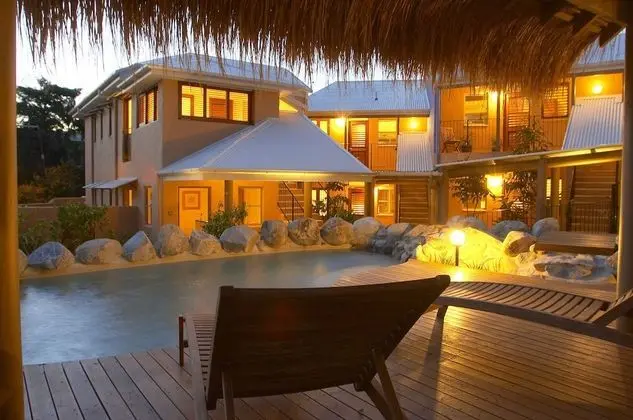 L'Auberge Apartments Noosa - Havuz