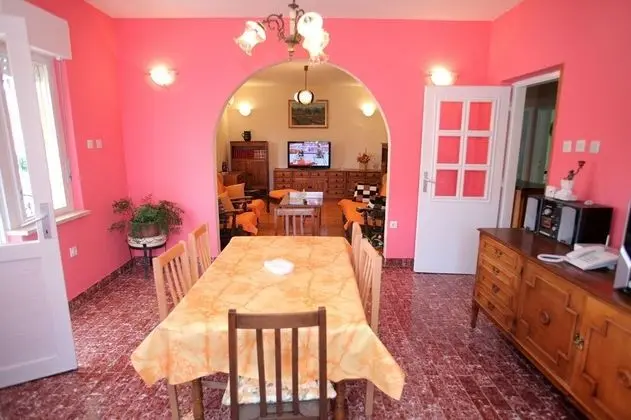 Laura - 20m From the sea - A4 - Yerinde Yemek