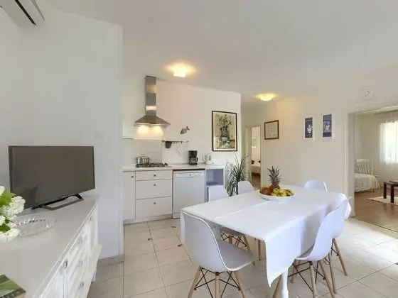 Laura Pula in Pula With 3 Bedrooms and 3 Bathrooms - Oda